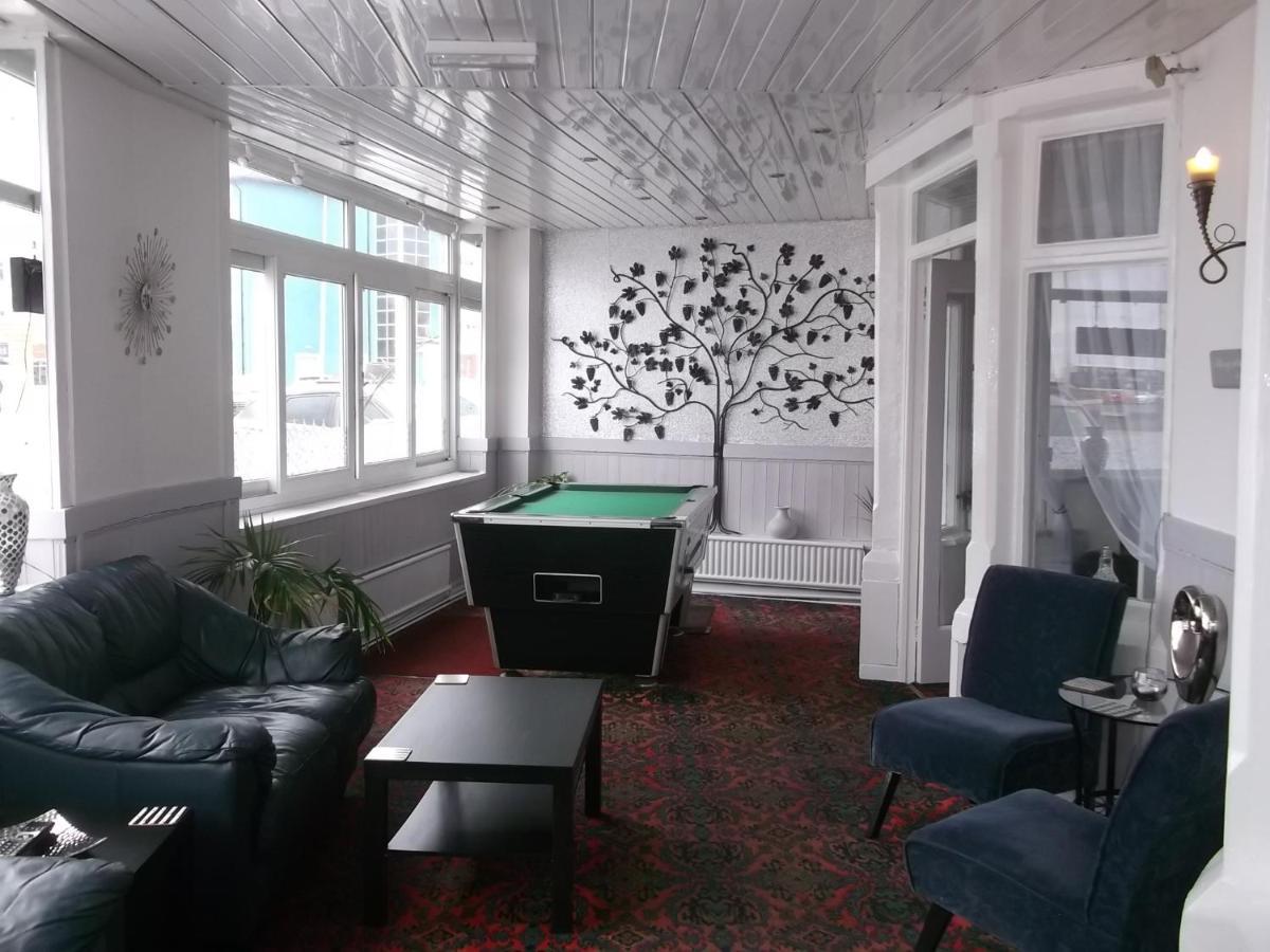 Elmfield — Photos 1